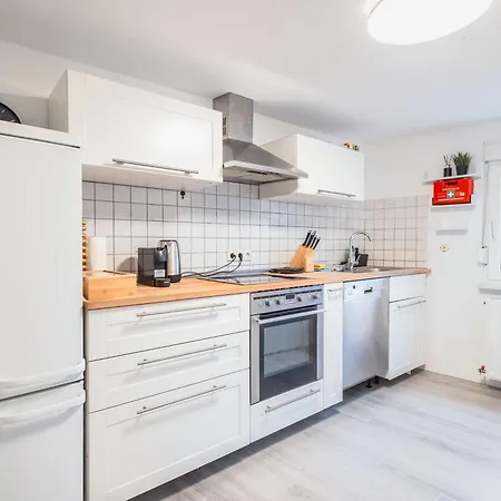 Lahnblick Teilw Sauna-Infrarot Aktuell Strassenbaustelle Lägenhet *